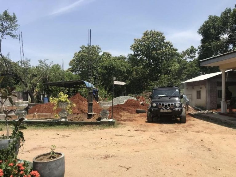 MOH Hingurakgoda – Thriposha store and waiting area